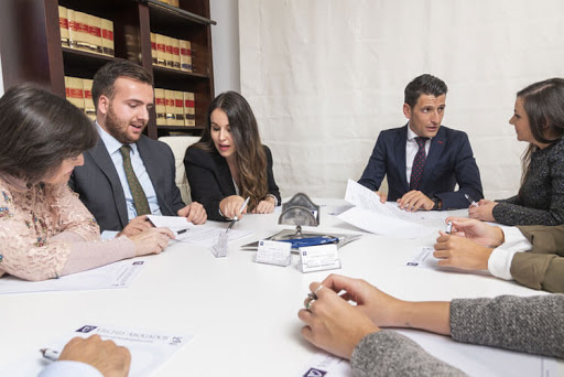Gerente en Rinzas & Shica Abogados.